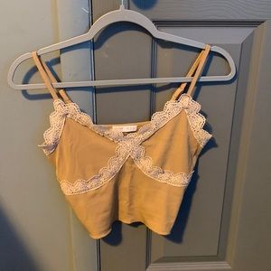 crop top with yellow and white